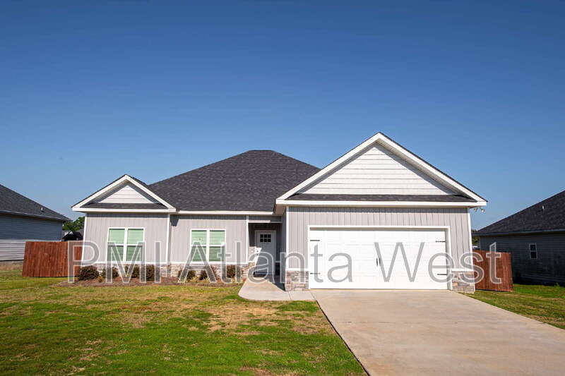 1002 Adirondac Way in Bonaire, GA - Building Photo