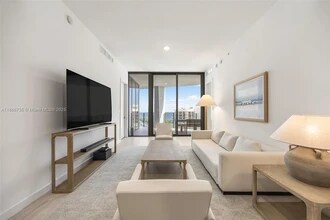 2831 S Bayshore Dr, Unit UNIT 1701 in Miami, FL - Building Photo - Building Photo