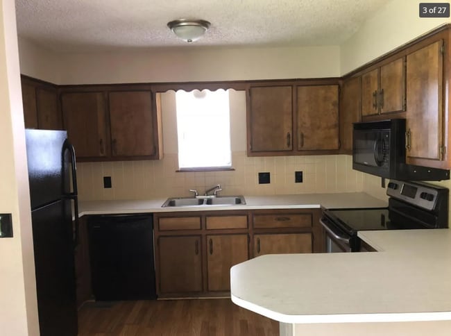 5736 E Croyden St in Wichita, KS - Building Photo - Building Photo