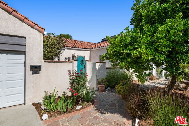 property at 931 Micheltorena St