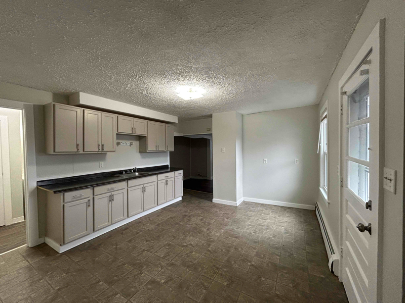645 Burnside Ave in East Hartford, CT - Building Photo