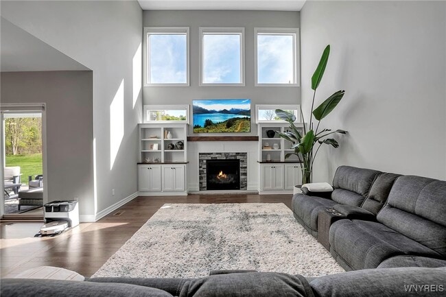 property at 5330 Holly Glen Ct