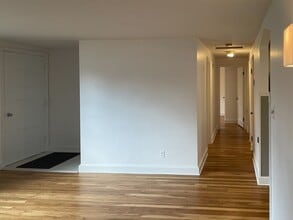 17 Suffolk Rd in Sharon, MA - Building Photo - Building Photo
