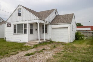 1203 N Garth Ave in Columbia, MO - Building Photo