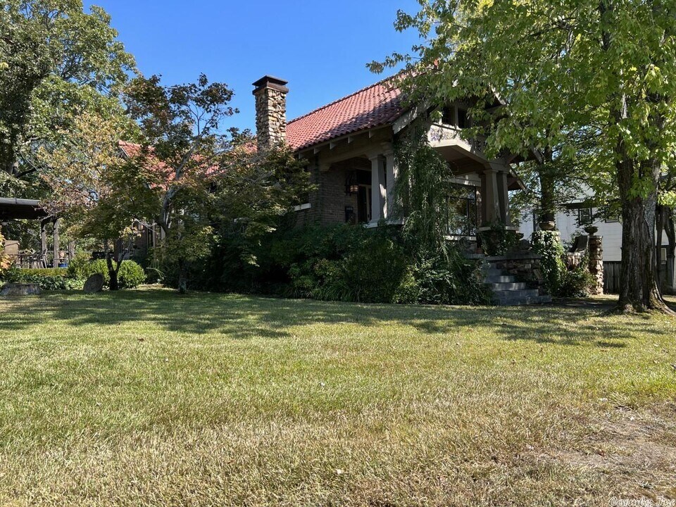 1012 Kavanaugh Blvd in Little Rock, AR - Building Photo