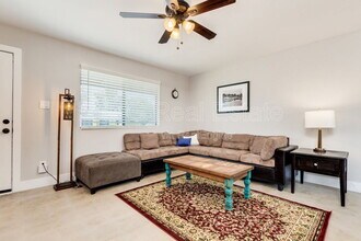 16 W Geneva Dr in Tempe, AZ - Building Photo - Building Photo