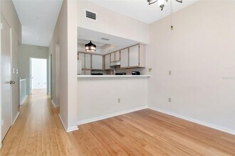 320 Island Way in Clearwater, FL - Building Photo - Building Photo