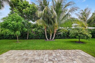 143 SE 27th Way in Boynton Beach, FL - Building Photo - Building Photo