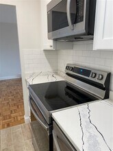 2353 Massachusetts Ave, Unit 56 in Cambridge, MA - Foto de edificio - Building Photo