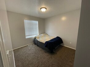 1634 N 725 W in Clinton, UT - Foto de edificio - Building Photo