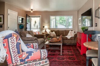 3 Bed 2 Bath Townhome in Central Loveland in Loveland, CO - Building Photo - Building Photo
