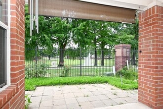 19002 Dural Dr in Houston, TX - Building Photo - Building Photo