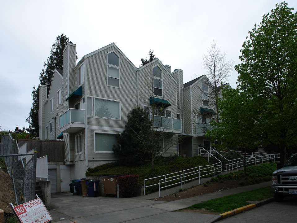 Spring Court in Seattle, WA - Building Photo