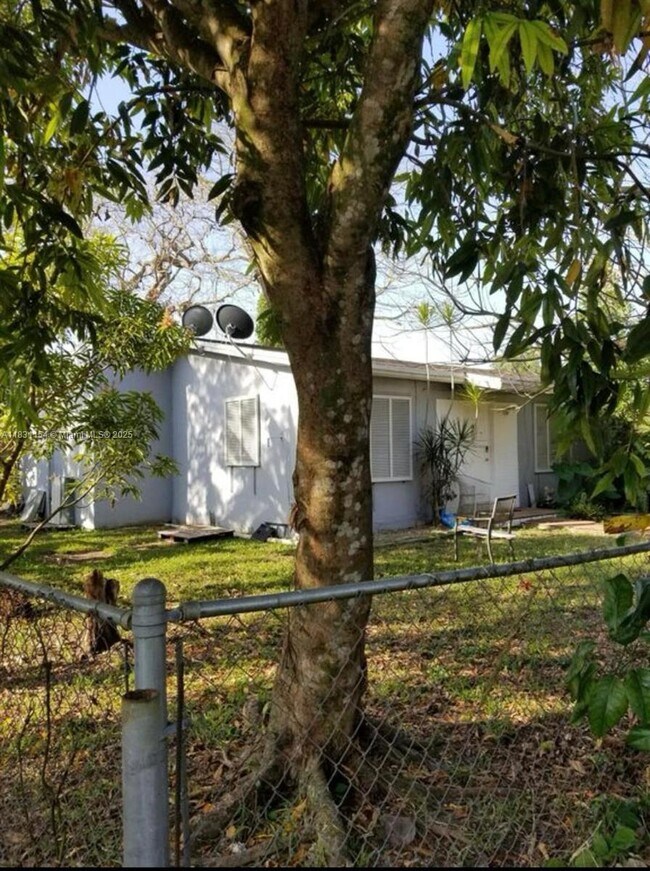 18000 SW 175th St in Miami, FL - Building Photo - Building Photo