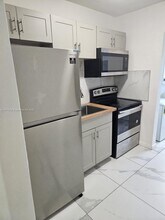 2861 NW 15th Ct-Unit -1 in Fort Lauderdale, FL - Foto de edificio - Building Photo