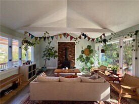 11 Holmes St in Westerly, RI - Building Photo