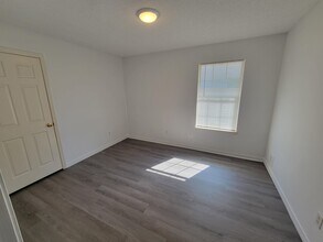 6941 Elliots Gin Ln in Navarre, FL - Building Photo - Building Photo