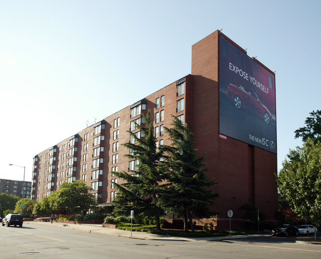 Carmel Plaza in Washington, DC - Building Photo - Building Photo