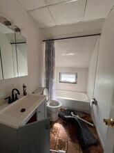 68 W 24th St, Unit 4 in Bayonne, NJ - Building Photo - Building Photo