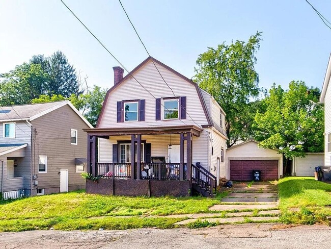 1043 Wade St in Aliquippa, PA - Building Photo - Building Photo