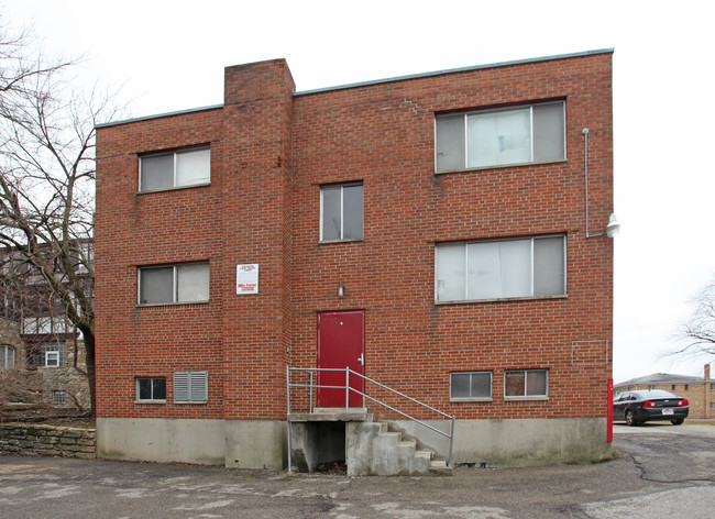 2560 Harrison Ave in Cincinnati, OH - Foto de edificio - Building Photo