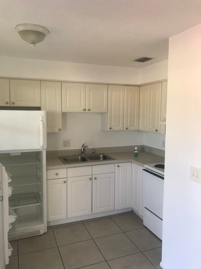 900 San Christopher Dr, Unit 906