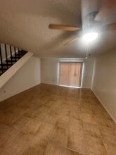 4312 Tierra Verde St in Bakersfield, CA - Foto de edificio - Building Photo