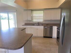 2310 NW Embers Terrace in Cape Coral, FL - Foto de edificio - Building Photo