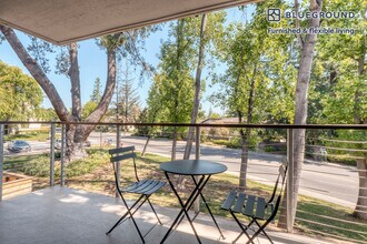 350 Sharon Park Dr in Menlo Park, CA - Building Photo - Building Photo