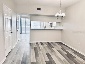 2794 Countryside Blvd in Clearwater, FL - Foto de edificio - Building Photo