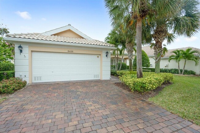 8435 Yorke Rd in Wellington, FL - Building Photo - Building Photo