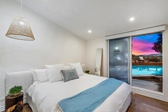 5834 McDonie Ave in Woodland Hills, CA - Building Photo - Building Photo