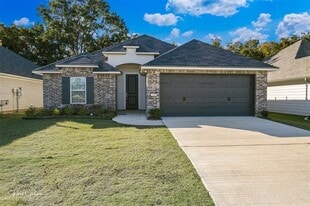 3369 Grand Lake Dr in Bossier City, LA - Building Photo