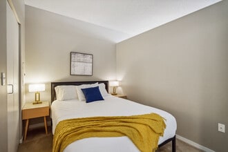 225 Portland Ave in Minneapolis, MN - Building Photo - Building Photo