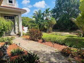 3041 SW 44th St in Fort Lauderdale, FL - Building Photo - Building Photo