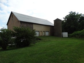 330 Shiloh Rd in Morgantown, PA - Building Photo - Building Photo