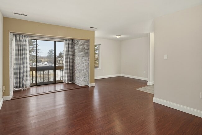 10596 Twin Rivers Rd in Columbia, MD - Building Photo - Building Photo