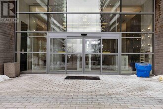 56 Annie Craig Dr in Toronto, ON - Building Photo - Building Photo