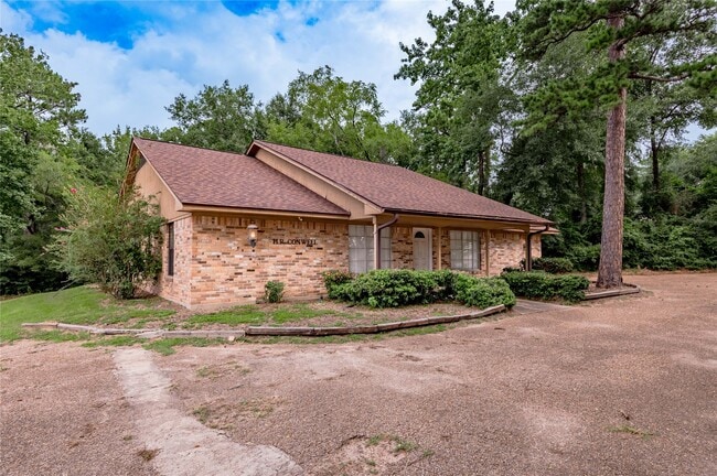 property at 2800 Lake Rd