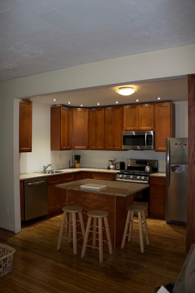 709 Richmond Ave, Unit 1