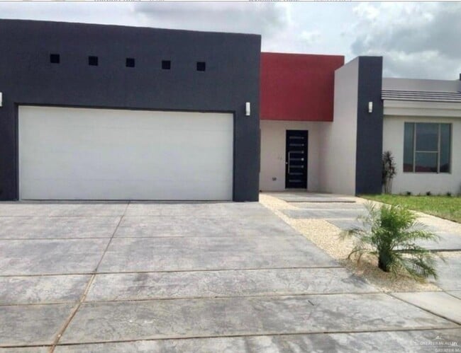 25 Balboa Ave in McAllen, TX - Building Photo - Building Photo