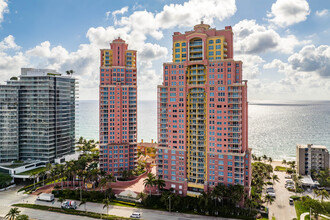 The Palms I in Fort Lauderdale, FL - Foto de edificio - Building Photo