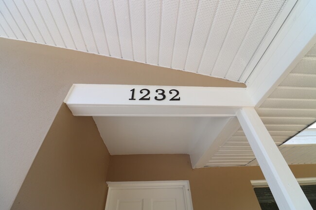 1232 Amble Ln in Clearwater, FL - Building Photo - Building Photo