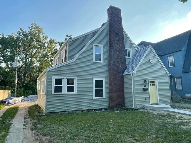 property at 1716 Salem Ave