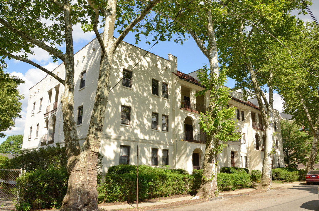 Hardie House Apartments in Bala Cynwyd, PA - Foto de edificio