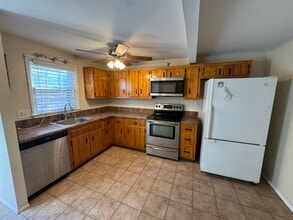 617 Millville Ave in Naugatuck, CT - Building Photo - Building Photo