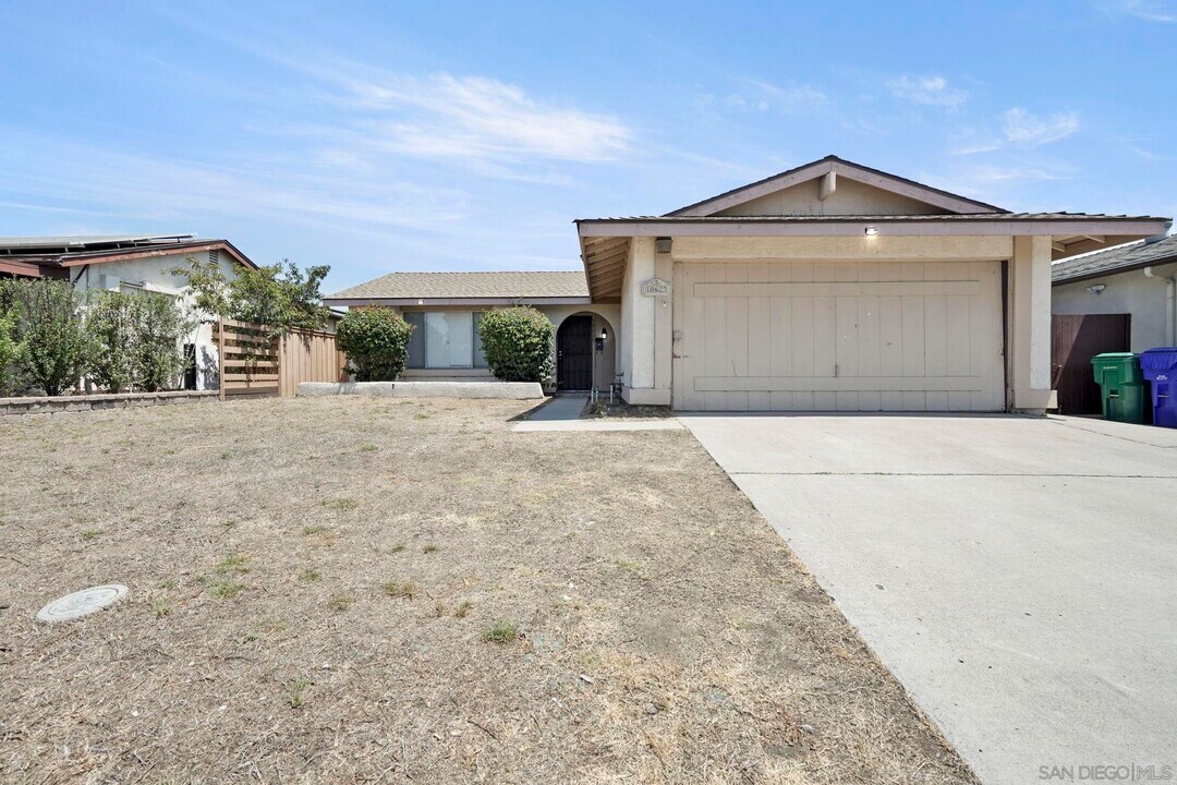 10625 Amantha Ave in San Diego, CA - Building Photo