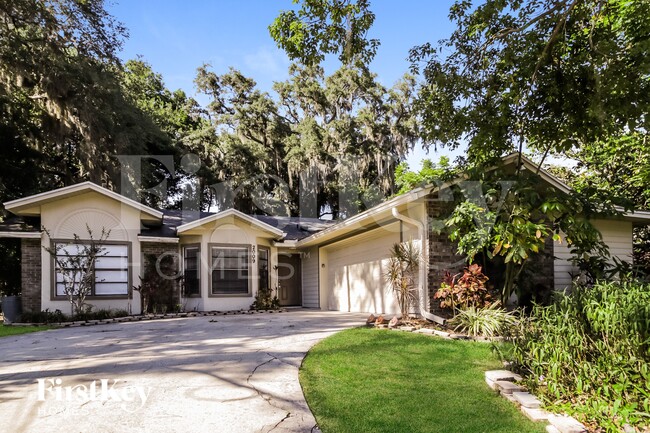 property at 2009 Brewster Dr
