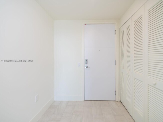 2000 Metropica Wy in Sunrise, FL - Building Photo - Building Photo