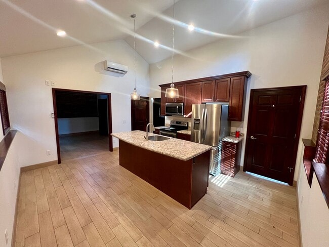 104 Linwood Ave